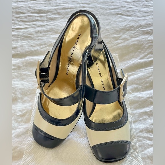 Marc By Marc Jacob’s Patent Leather Sling backs Heel Pumps Blk Cream Size 35 - Picture 3 of 13